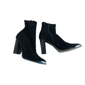 3314 forever 21 Women’s black pointed toe sock boot sz 10 heeled zip